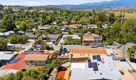 View/Area - 421 Hillcrest Ln, Fallbrook, CA 92028 photo 2 of 5