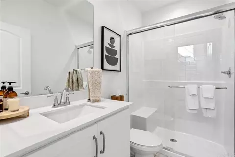 Bath - 39665 Foxtail Dr, Temecula, CA 92591 photo 3 of 3