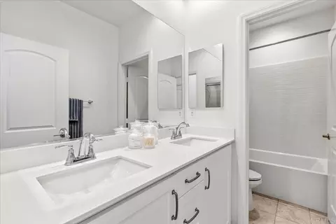 Bath - 39665 Foxtail Dr, Temecula, CA 92591 photo 2 of 3