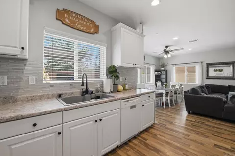 Kitchen - 35302 Brown Galloway Ln, Fallbrook, CA 92028 photo 3 of 3