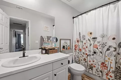 Bath - 35302 Brown Galloway Ln, Fallbrook, CA 92028 photo 1 of 2