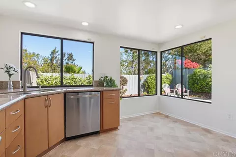 Kitchen - 2020 Coolngreen Ln, Encinitas, CA 92024 photo 4 of 5