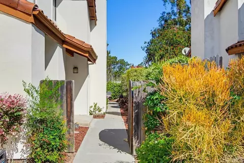 Exterior - 2020 Coolngreen Ln, Encinitas, CA 92024 photo 10 of 10