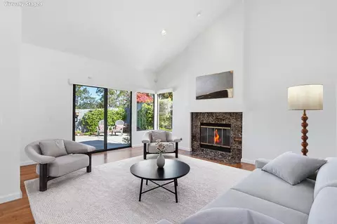 Living - 2020 Coolngreen Ln, Encinitas, CA 92024 photo 1 of 8