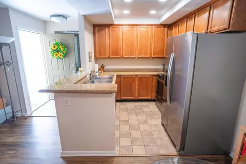 Kitchen - 432 Edgehill Ln #79, Oceanside, CA 92054 photo 2 of 2