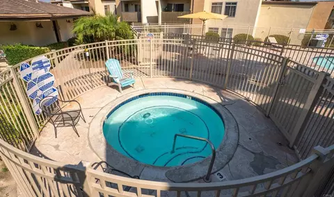 Exterior - 432 Edgehill Ln #79, Oceanside, CA 92054 photo 3 of 4