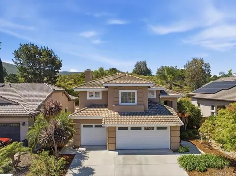 826 Applewilde Dr, San Marcos, CA 92078