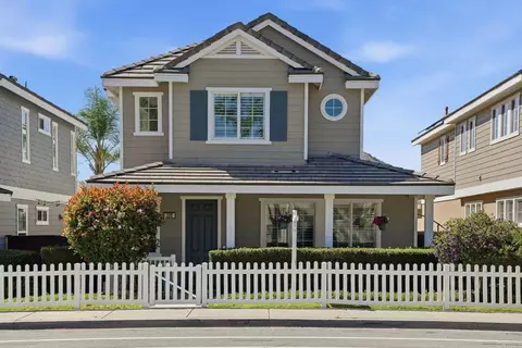225 Vineyard Ct, San Marcos, CA 92069