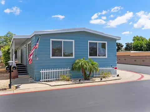 1506 Oak Dr #12, Vista, CA 92084