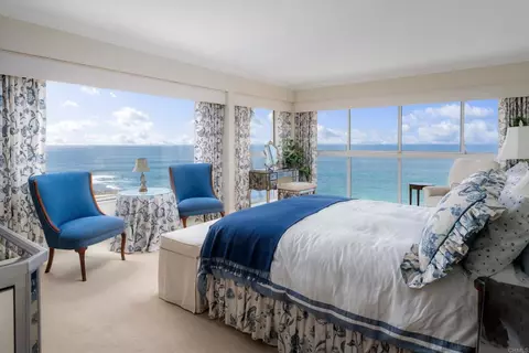 Bedroom - 939 Coast Blvd #10E, La Jolla, CA 92037 photo 1 of 8