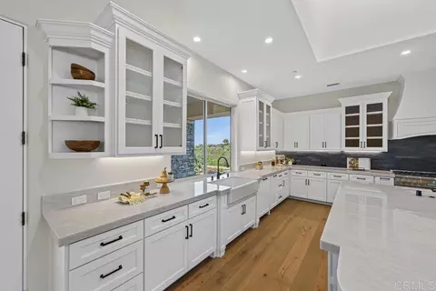 Kitchen - 3066 Via Montevina, Fallbrook, CA 92028 photo 6 of 11