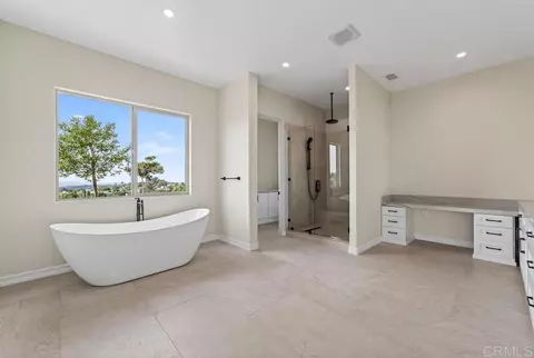 Bath - 3066 Via Montevina, Fallbrook, CA 92028 photo 3 of 7