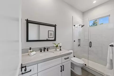 Bath - 3066 Via Montevina, Fallbrook, CA 92028 photo 5 of 6