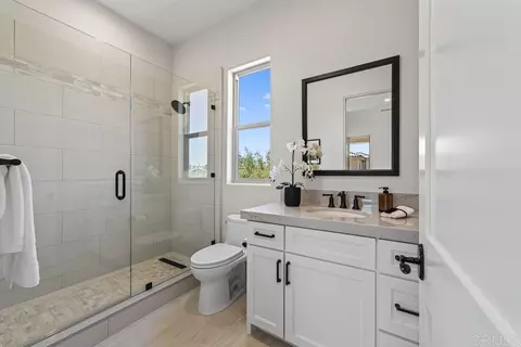 Bath - 3066 Via Montevina, Fallbrook, CA 92028 photo 6 of 6