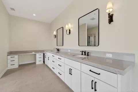 Bath - 3066 Via Montevina, Fallbrook, CA 92028 photo 2 of 7