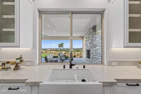 Kitchen - 3066 Via Montevina, Fallbrook, CA 92028 photo 8 of 11