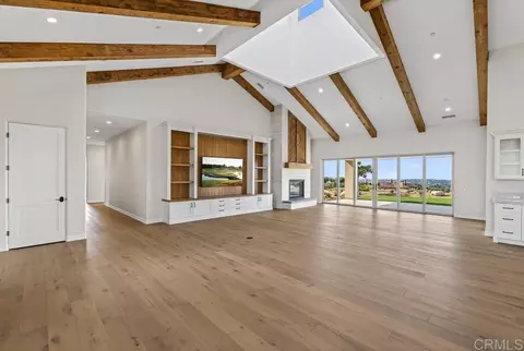 Living - 3066 Via Montevina, Fallbrook, CA 92028 photo 2 of 7
