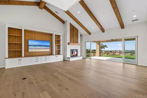 Living - 3066 Via Montevina, Fallbrook, CA 92028 photo 3 of 7