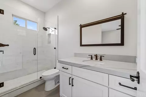 Bath - 3066 Via Montevina, Fallbrook, CA 92028 photo 6 of 7