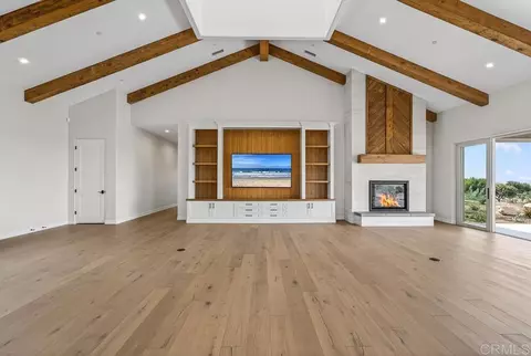 Living - 3066 Via Montevina, Fallbrook, CA 92028 photo 5 of 7