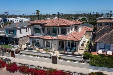 Exterior - 1922 S Pacific St, Oceanside, CA 92054 photo 3 of 14