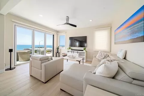 Living - 1922 S Pacific St, Oceanside, CA 92054 photo 3 of 10