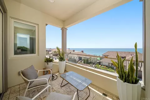 Exterior - 1922 S Pacific St, Oceanside, CA 92054 photo 5 of 14