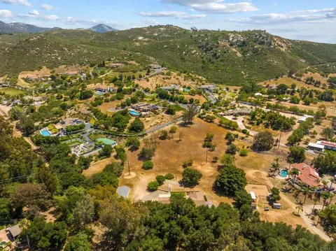View/Area - 15426 Vali Hai Rd, Poway, CA 92064 photo 3 of 3