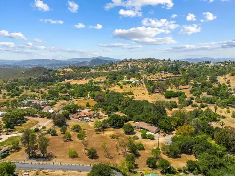 View/Area - 15426 Vali Hai Rd, Poway, CA 92064 photo 2 of 3