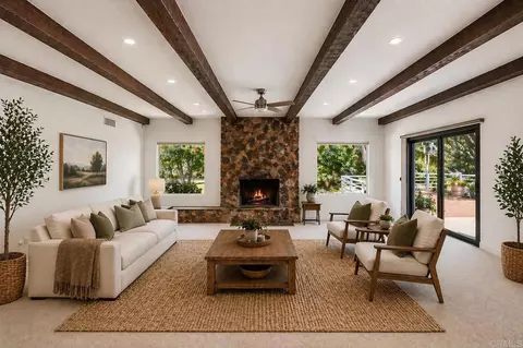 Living - 15426 Vali Hai Rd, Poway, CA 92064 photo 2 of 6
