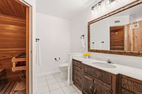 Bath - 15426 Vali Hai Rd, Poway, CA 92064 photo 2 of 3