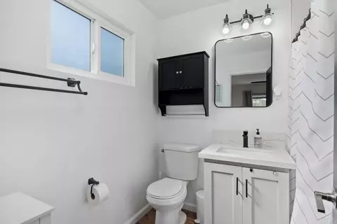 Bath - 4969 Stephanie Pl, Oceanside, CA 92057 photo 1 of 3