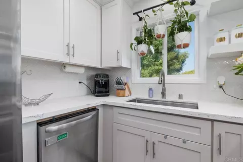 Kitchen - 4969 Stephanie Pl, Oceanside, CA 92057 photo 3 of 4