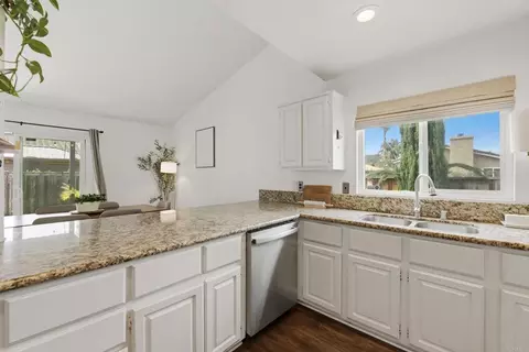 Kitchen - 4957 Dulin Rd, Fallbrook, CA 92028 photo 3 of 3
