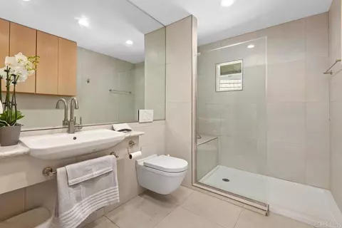 Bath - 435 Rancho Camino, Fallbrook, CA 92028 photo 1 of 4
