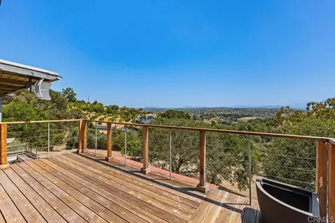 Exterior - 435 Rancho Camino, Fallbrook, CA 92028 photo 2 of 6