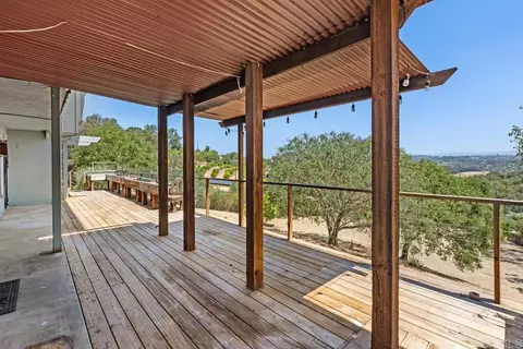 Exterior - 435 Rancho Camino, Fallbrook, CA 92028 photo 4 of 6