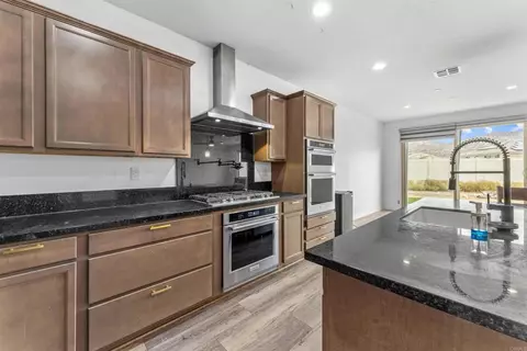 Kitchen - 750 Green Ct, Perris, CA 92571 photo 4 of 5