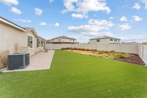 Exterior - 750 Green Ct, Perris, CA 92571 photo 4 of 11