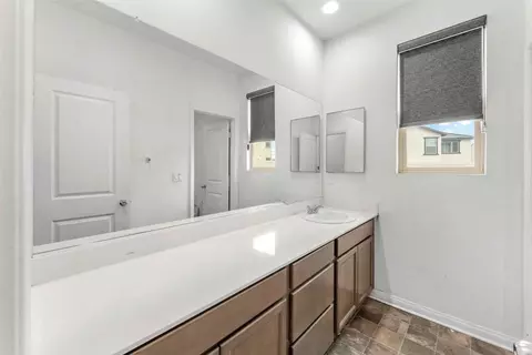 Entry Way - 750 Green Ct, Perris, CA 92571 photo 5 of 6