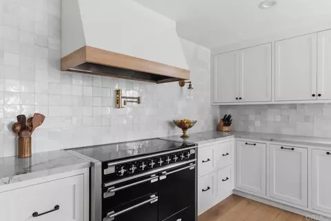 Kitchen - 19660 Elfin Gln, Escondido, CA 92029 photo 2 of 6