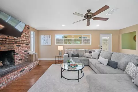 Living - 680 Arthur Ave, Oceanside, CA 92057 photo 3 of 6
