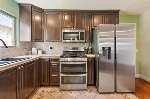 Kitchen - 680 Arthur Ave, Oceanside, CA 92057 photo 4 of 7