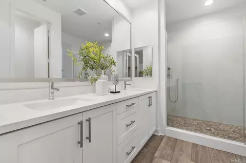 Bath - 3312 Telaga Rd, Carlsbad, CA 92010 photo 3 of 5