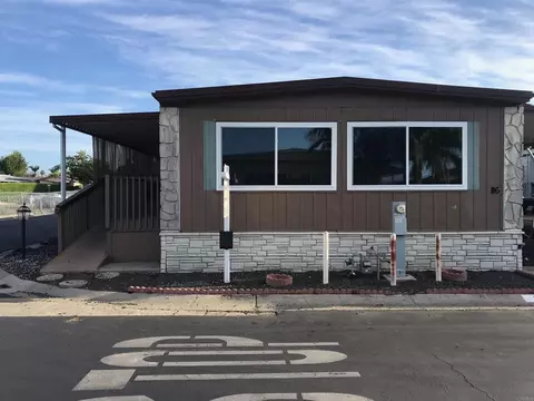 1010 E Bobier Dr E #86, Vista, CA 92084