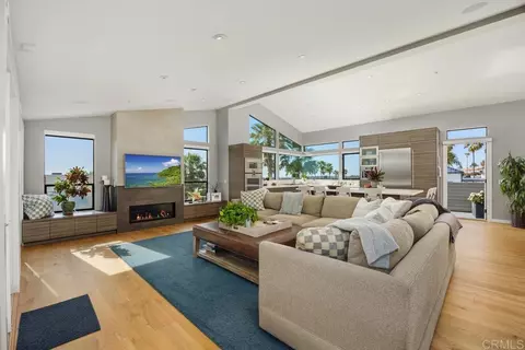 Living - 27 E St, Encinitas, CA 92024 photo 2 of 4