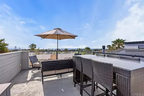 Exterior - 27 E St, Encinitas, CA 92024 photo 5 of 8