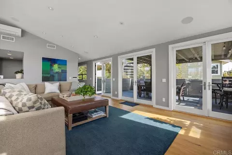 Living - 27 E St, Encinitas, CA 92024 photo 3 of 4