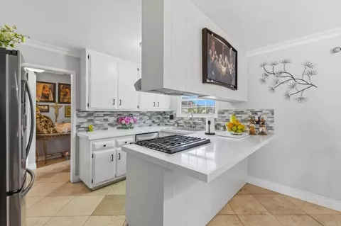 Kitchen - 3617 Esplanade St, Oceanside, CA 92056 photo 3 of 5