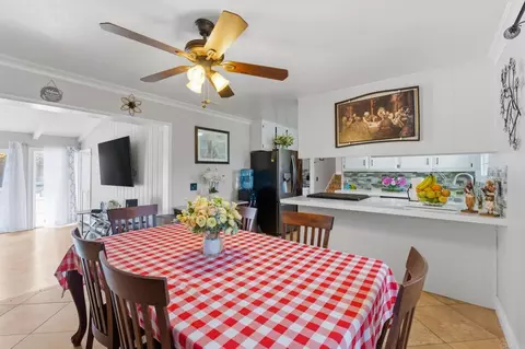 Dining - 3617 Esplanade St, Oceanside, CA 92056 photo 4 of 4